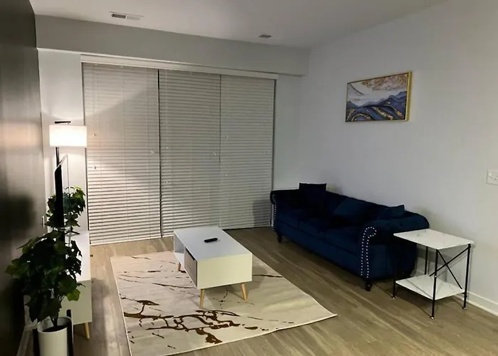 Private Bedroom Fountain Square - Shared